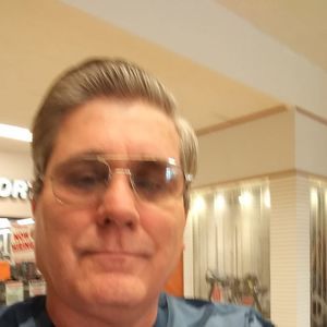 Meet your Posher, Julio